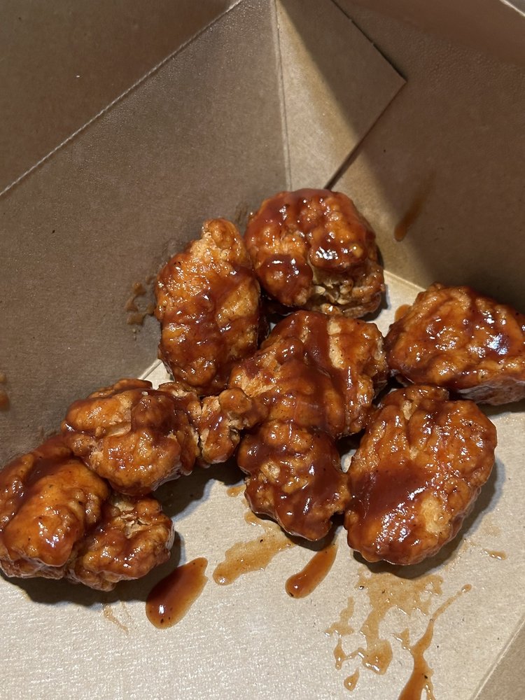 Midnight Wings N Things