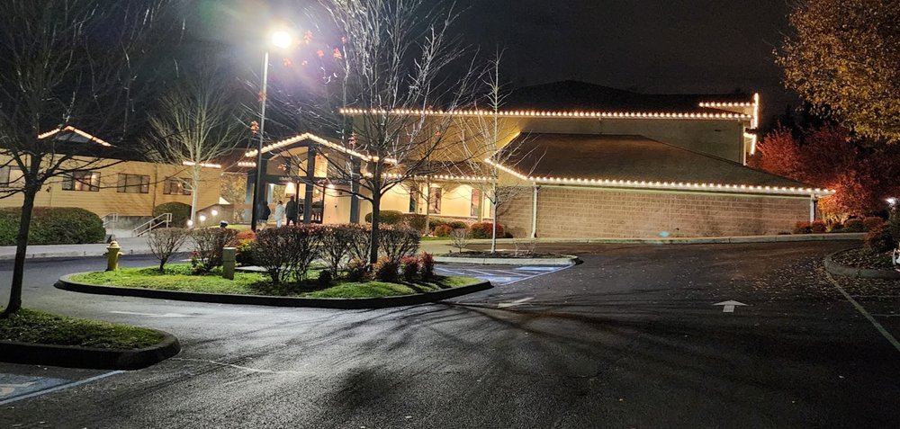 Brooks Pro Holiday Lighting