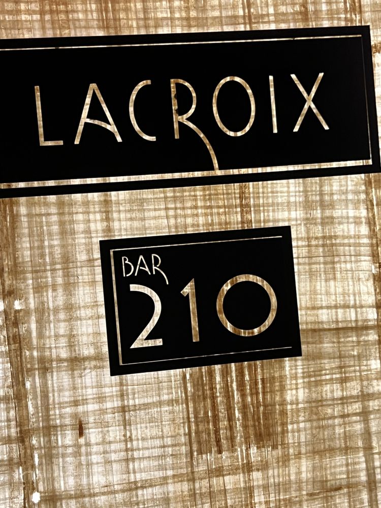 Bar 210