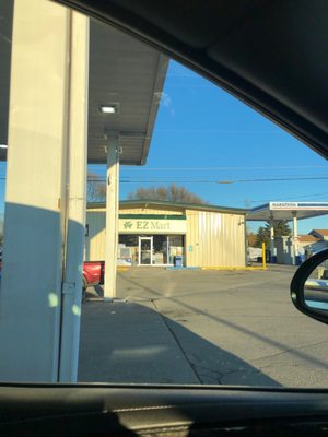 Chums Corners E-Z Mart