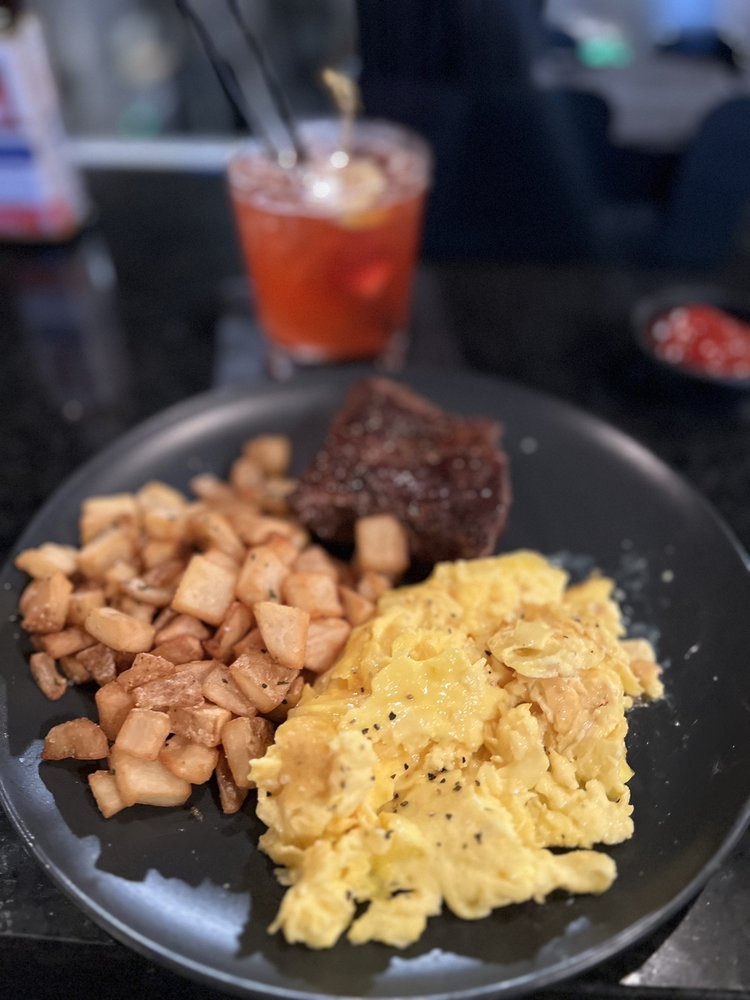 Brew City Kitchen and Cocktails, Dallas Roadtrippers