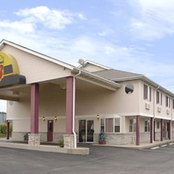 Super 8 By Wyndham Wapakoneta Hotels 1011 Lunar Dr Photo Of Super 8 By Wyndham Wapakoneta Oh United States