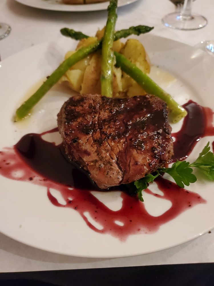 Chateau Bistro Steakhouse & Lounge