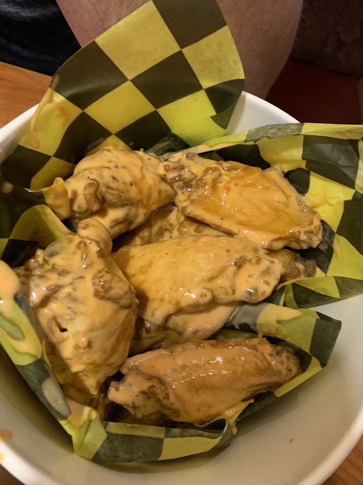 Woodside Bar & Grill