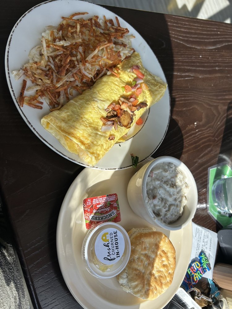 Farmhouse Restaurant At Harvest Market