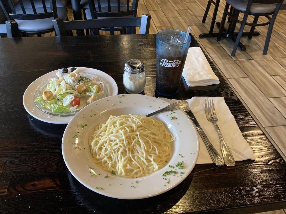 Bee'z Bistro & Pub