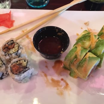 Volcano Sushi Closed 147 Photos 238 Reviews Bars 300 Photo Of Volcano Sushi Virginia Beach Va United States Salmon Skin Roll