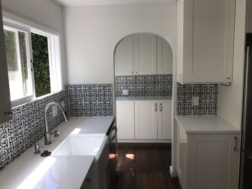 KITCHEN BACKSPLASH WITH QUARTZ COUNTER - Yelp