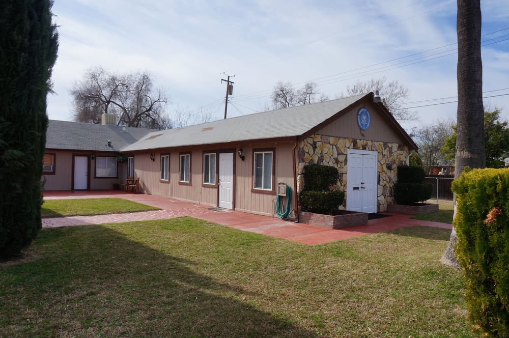 Iglesia Evangelical Pentecostal Churches 1820 Grand Ave, Del Paso