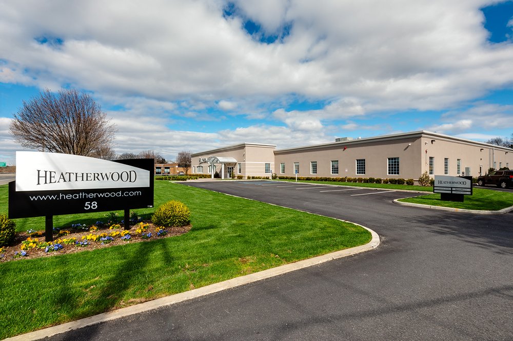 Heatherwood Luxury Als 24 Photos 23 Reviews Apartments Heatherwood Luxury Als 24 Photos 23 Reviews Apartments 58 Vanderbilt Motor Pkwy Commack Ny Phone Number Last Updated December 16