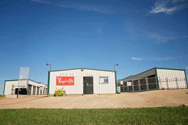 Burleson Storage Get Quote Self 735 E Renfro St Photo Of Burleson Storage Tx United States