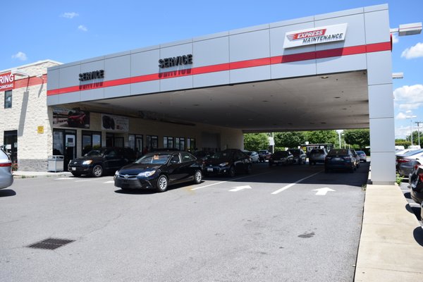 Darcars 355 Toyota Of Rockville 15625 Frederick Rd Md Photos 10