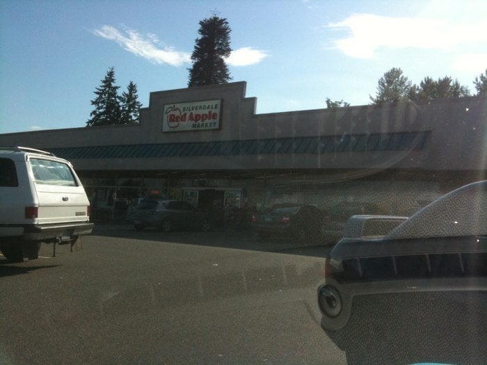 Silverdale Red Apple Market Grocery 9451 Silverdale Way NW
