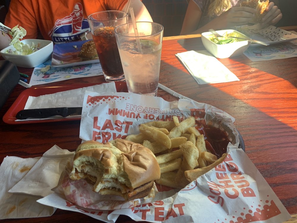 Red Robin Gourmet Burgers and Brews