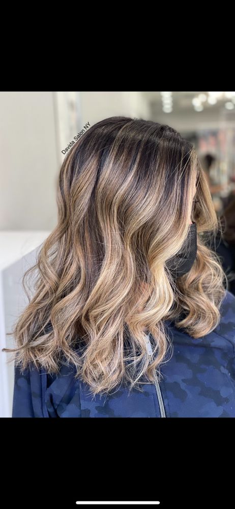 Davida Salon