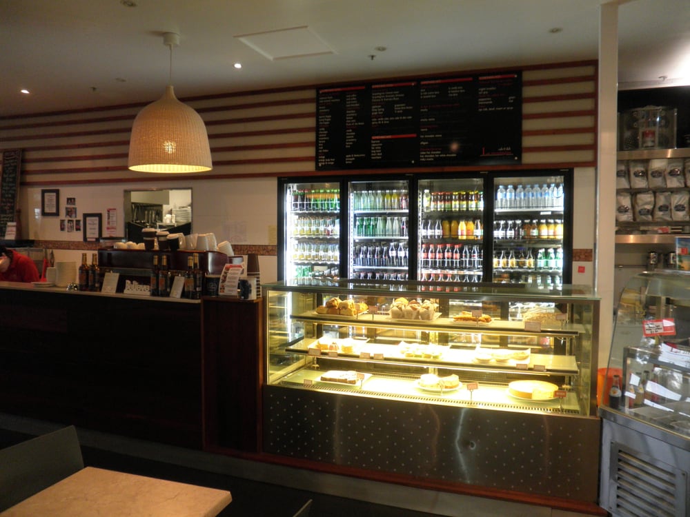 La Montagna Cafe & Deli