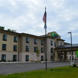 Holiday Inn Express Hastings 14 Photos Hotels 1099 W M 43 Hwy Photo Of Holiday Inn Express Hastings Mi United States