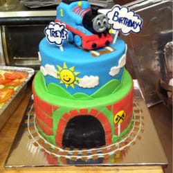 BellaTiers Custom Cake Designs - 13 Photos - Custom Cakes ...