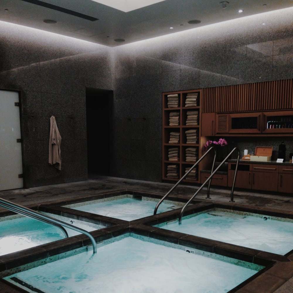 4 plunge pools, 3 hot & 1 cold. Off in the distance is the entrance to