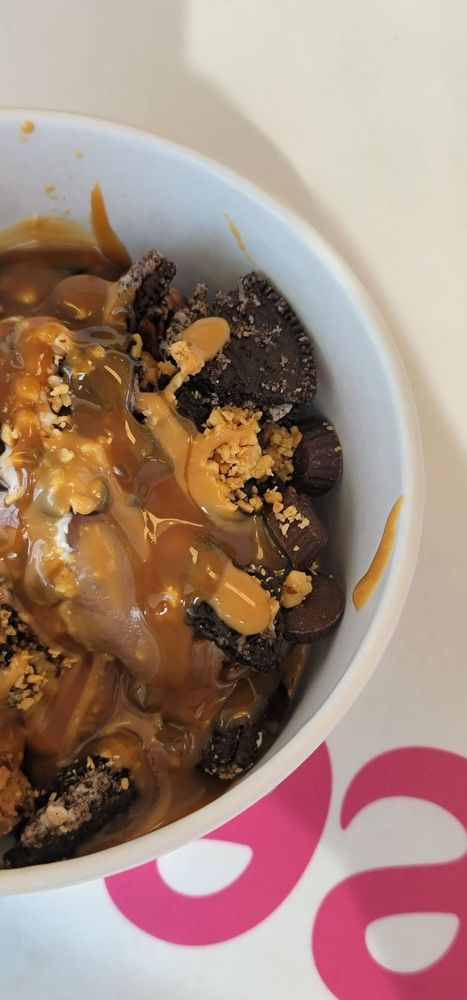 sweetFrog Premium Frozen Yogurt