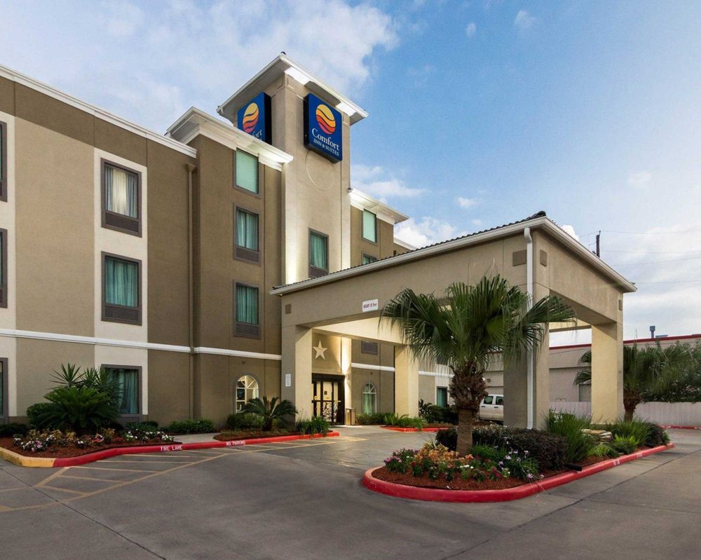 Photos For Comfort Inn Suites Fm1960 Champions Yelp