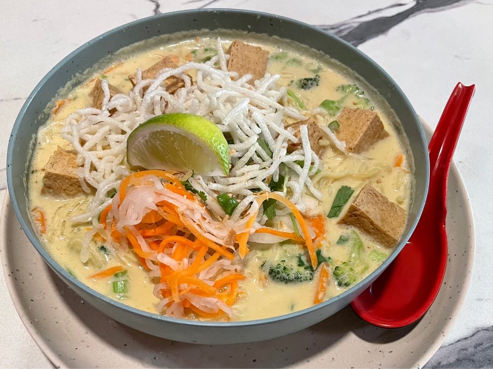 Pho Vanhly Asian Bistro