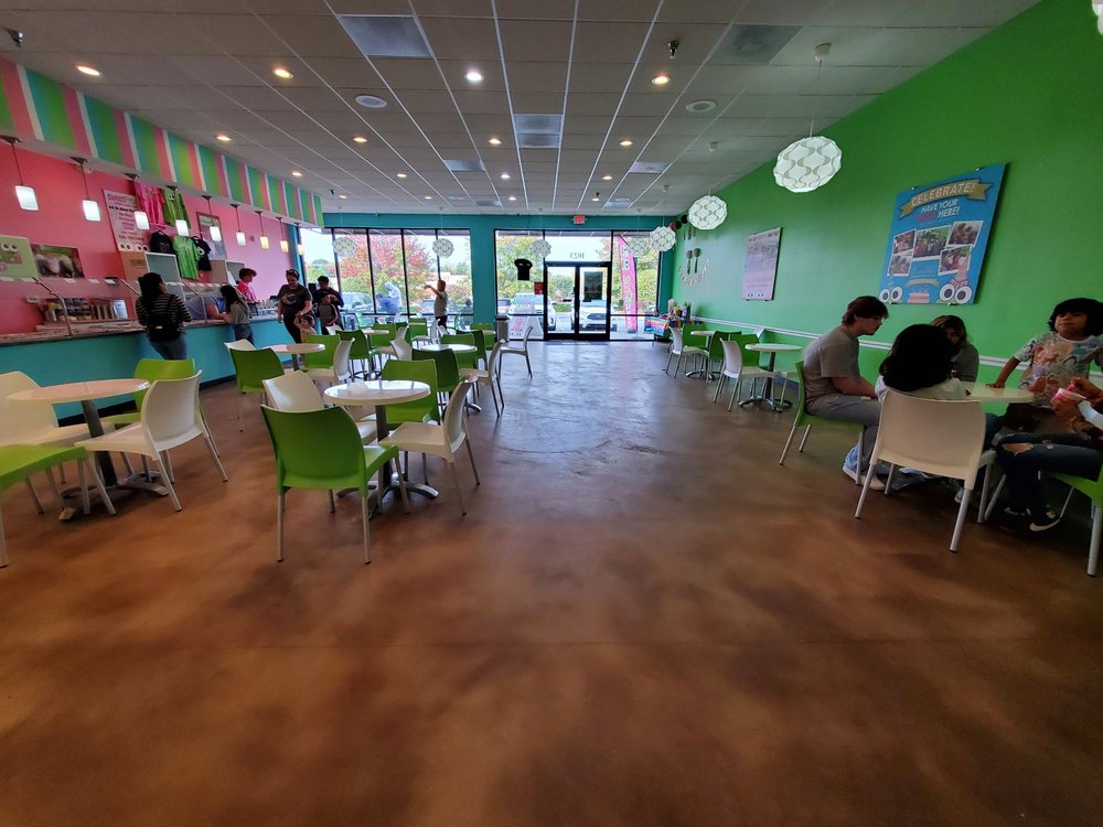 sweetFrog Premium Frozen Yogurt