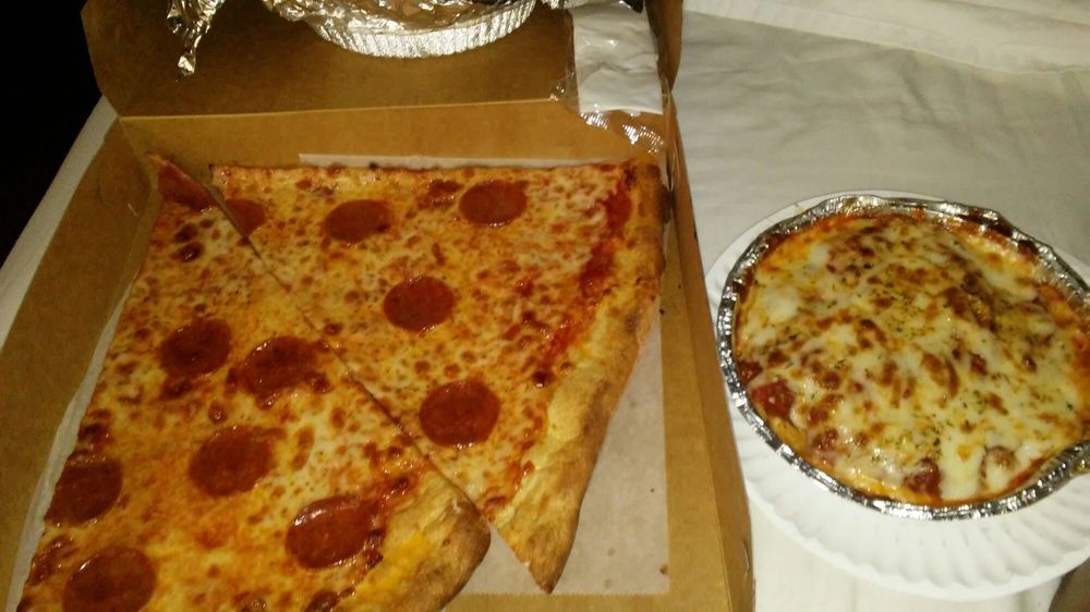 Michaelangelos Pizza & Subs 27 Reviews Pizza 3040 S Evans St