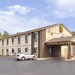 Super 8 By Wyndham East Moline Hotels 2201 John Deere Road Photo Of Super 8 By Wyndham East Moline Il United States