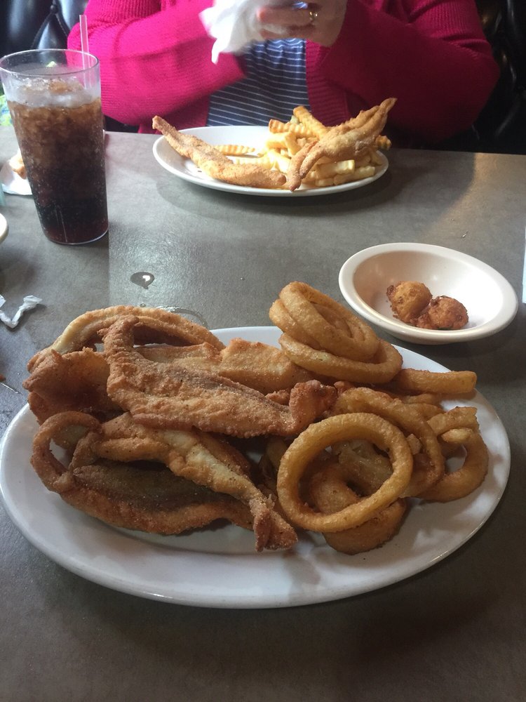 Carmack’s Fish Barn Seafood 2165 Highway 140 N, Cottage Grove, TN