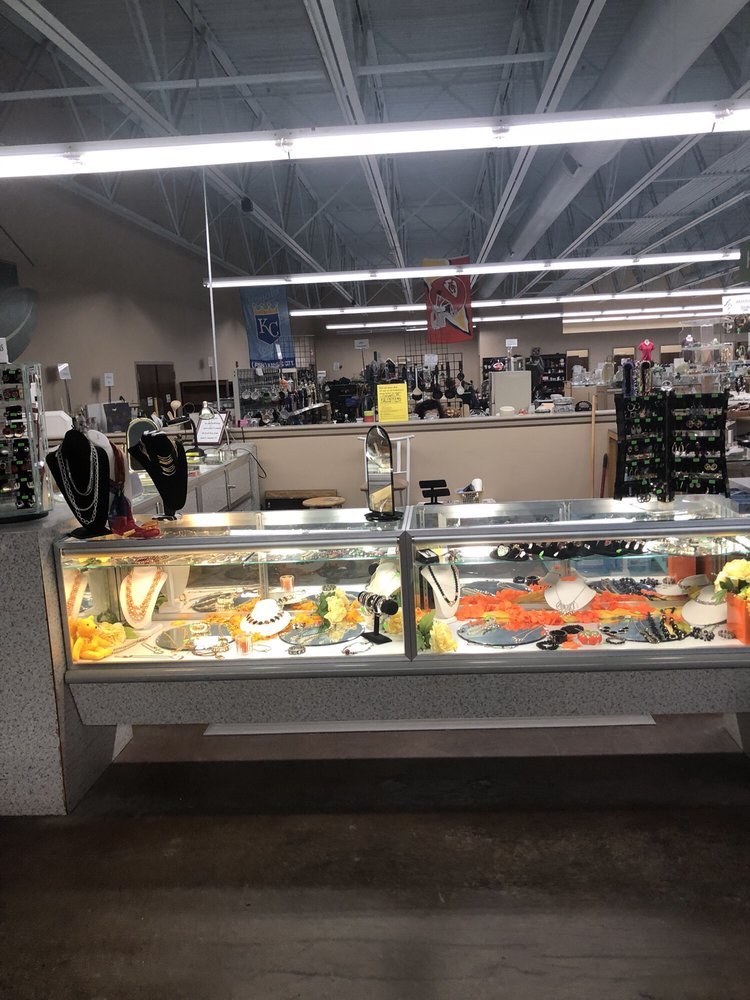 Hillcrest Thrift Store Thrift Stores 936 SE 3rd St, Lee's Summit