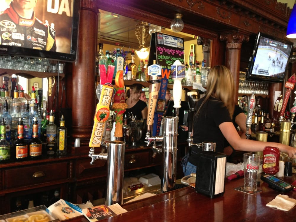 The Broadway Pub 23 Photos & 18 Reviews Pubs 62 Broadway, Bangor