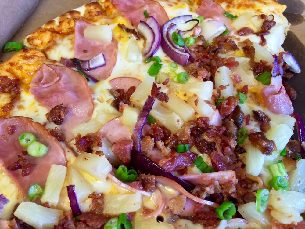 Maui Zaui With Ham Pineapple Bacon And Green Onions Photo Of Round Table Vancouver Wa United States Maui Zaui