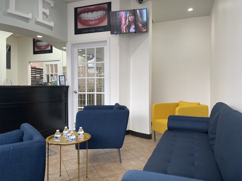 image of business Family Dental Care of Chicago