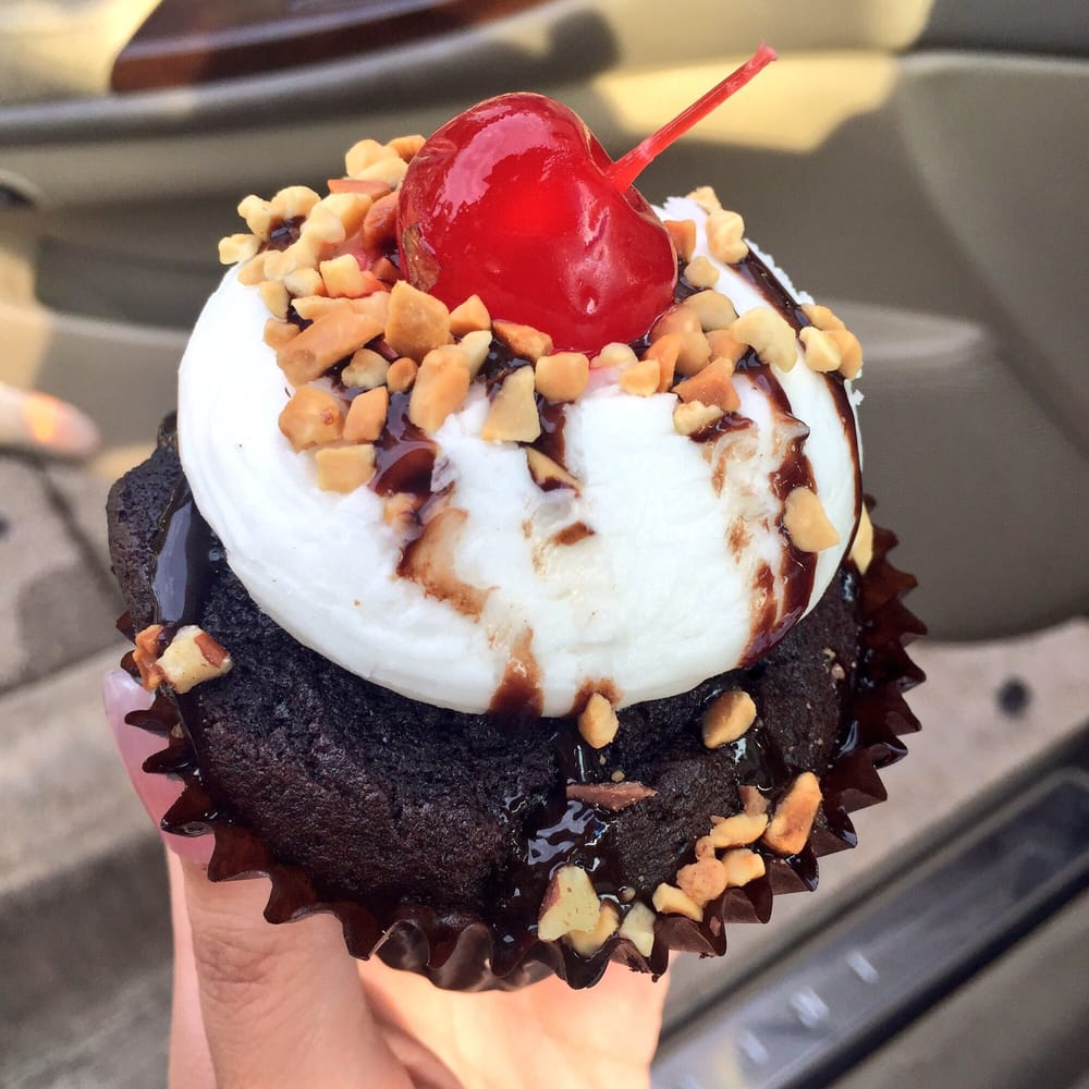 Smallcakes CLOSED 42 Photos & 53 Reviews Bakeries 2315 E