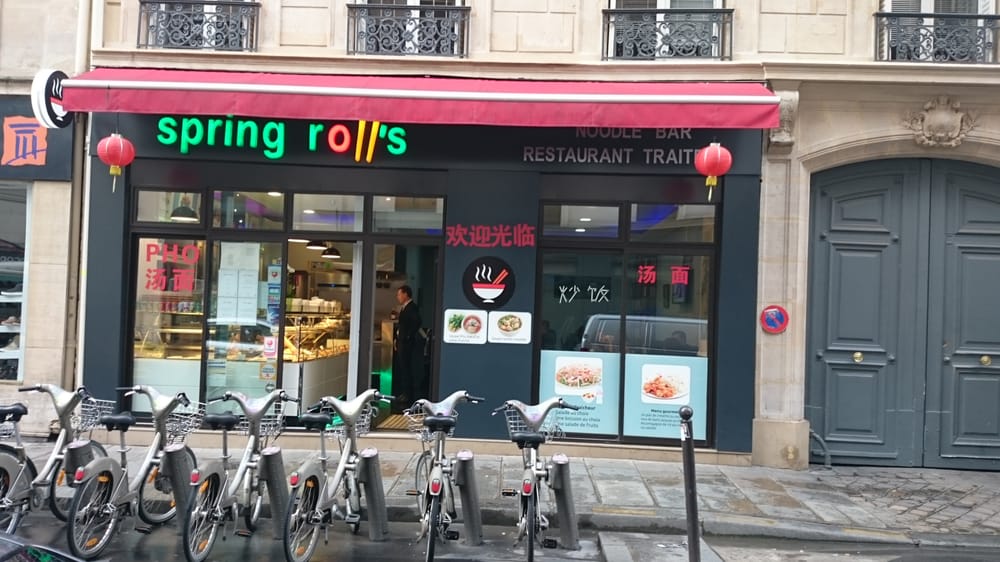 Spring Rolls Chinese 10 rue de l'Isly, SaintLazare/Grands Magasins, Paris, France