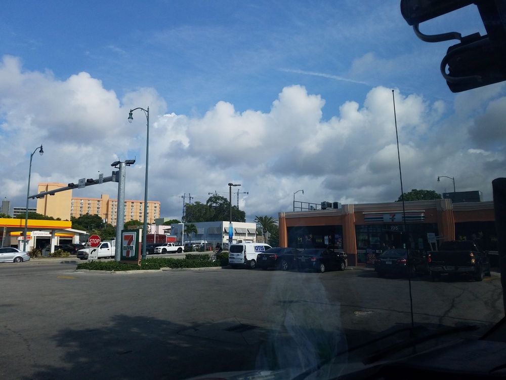 7-Eleven Photo