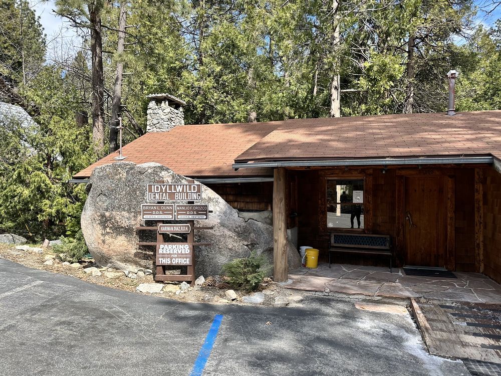 image of business Idyllwild Dental Building
