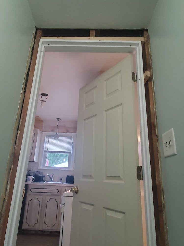 Geneo's Roofing & Construction