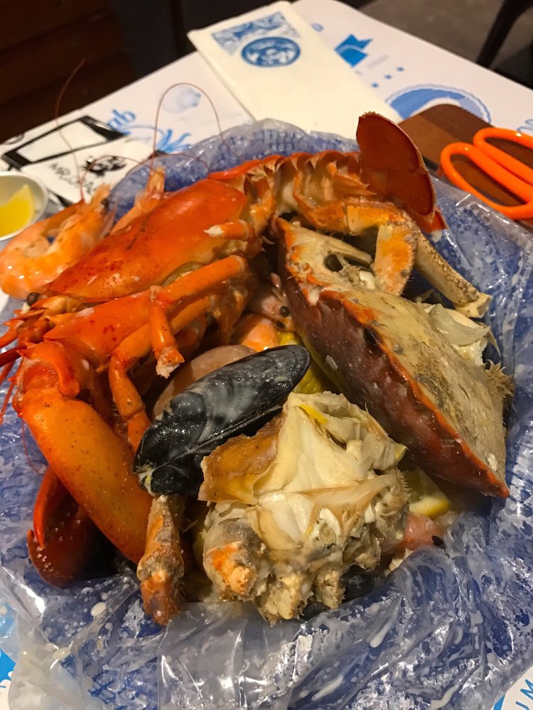 Mr. Crab By The Captain’s House Seafood 7478 Johnston Road, 灣仔