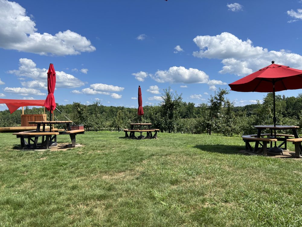 Davenport Fruit Farm Cidery & Winery