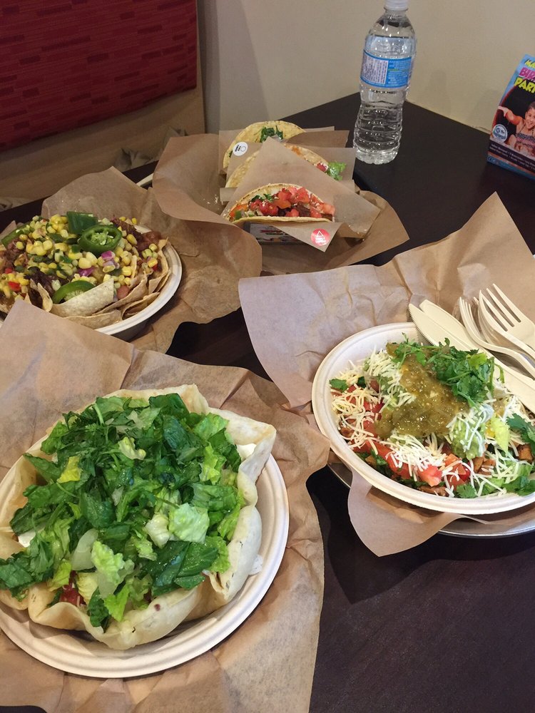 QDOBA Mexican Eats CLOSED 13 Reviews Mexican 7165 Peach St