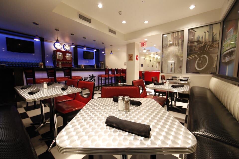 Retro Bar and Grill 18 Photos & 28 Reviews American (Traditional