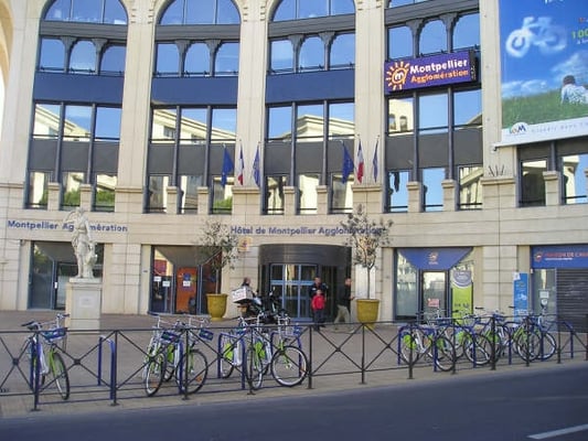 vélostation parking tramway odysseum - vélos en libre-service