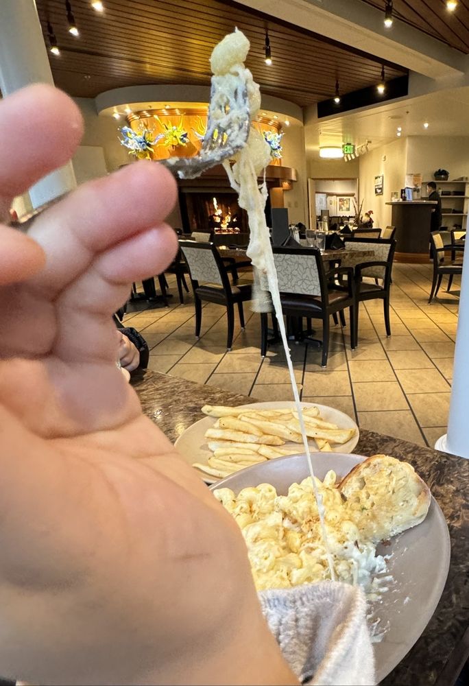 Seventeen51 Restaurant & Bistro