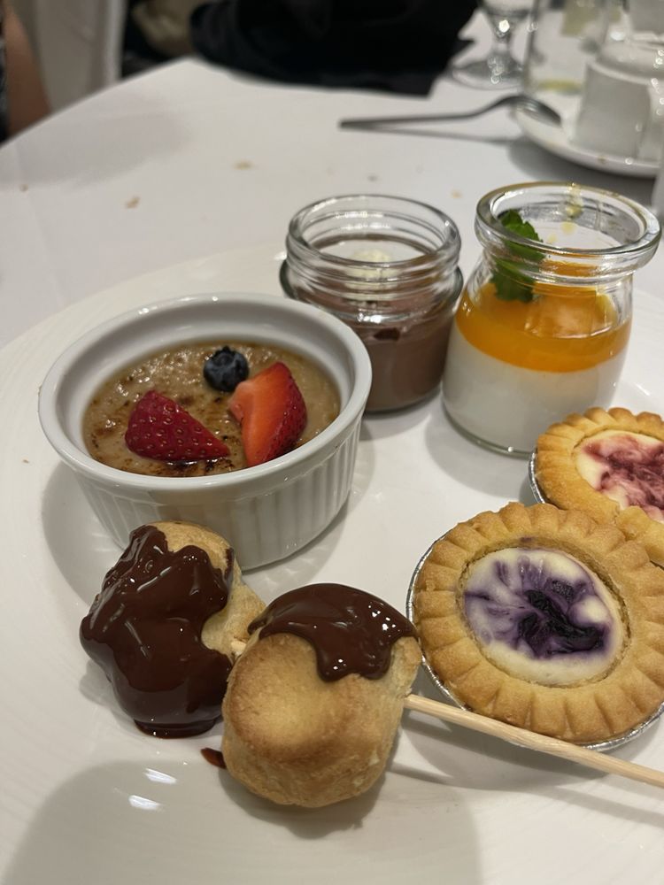 Coast Langley City Hotel & Convention Centre