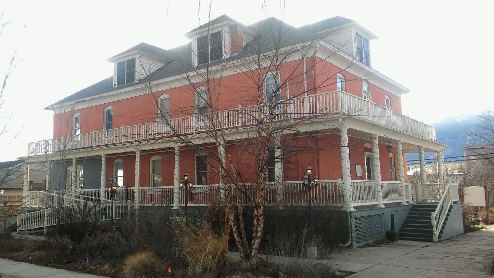 Historic Stevensville Hotel Yelp Photo Of Huckleberry Express Taxi Stevensville Mt United States Historic Hotel
