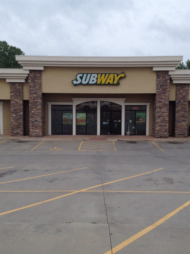 Subway Restaurants Sandwiches 1103 S Hwy 169, Smithville, MO