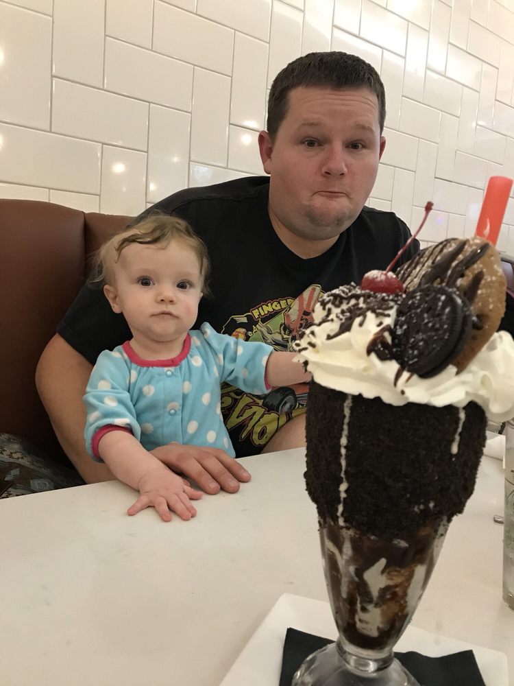 Burger Batch 162 Photos & 126 Reviews Desserts 237 W 5th St