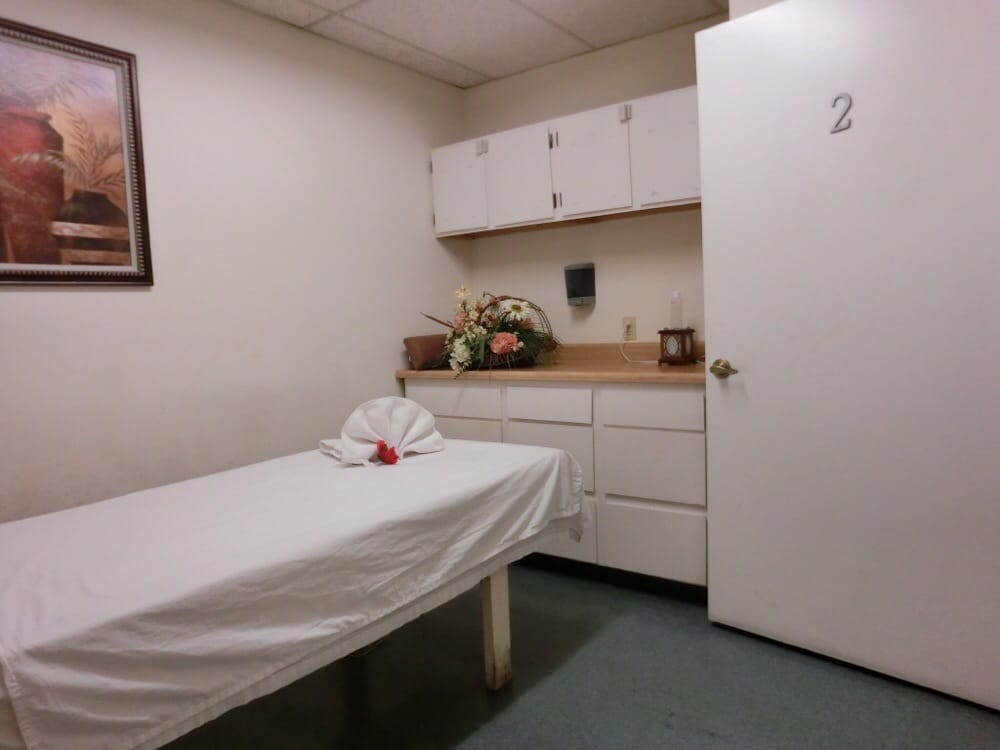 Healthy Center Massage 7222 Van Nuys Blvd, Van Nuys, Los Angeles